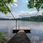 Beautiful House By The River With Its Own Dock Сasa de vacaciones