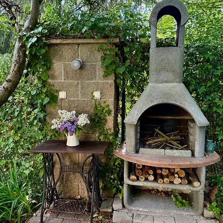 Vakantiehuis Beautiful House By The River With Its Own Dock *