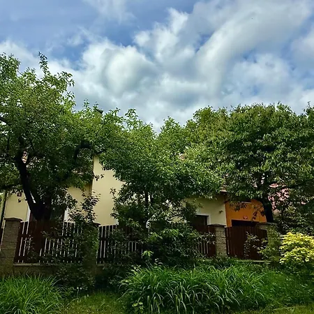 Beautiful House By The River With Its Own Dock Casa vacanze