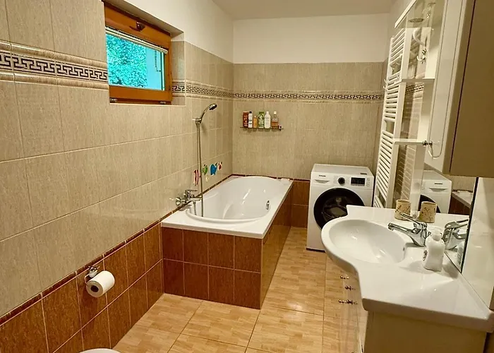 Beautiful House By The River With Its Own Dock * Rabyne