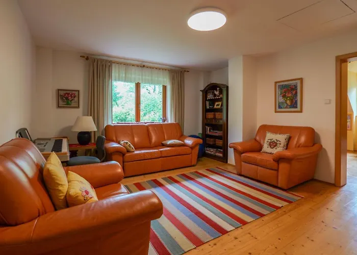 Дом отдыха Beautiful House By The River With Its Own Dock *