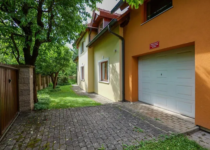 Beautiful House By The River With Its Own Dock بيت للعطل *